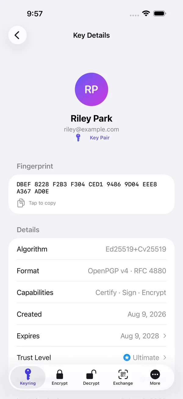 Key details screen showing the fingerprint, algorithm, format, capabilities and expiry.